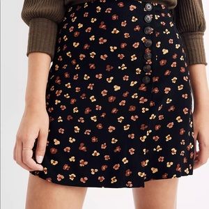 Madewell Side-Button A-Line Mini Skirt in Feline Floral